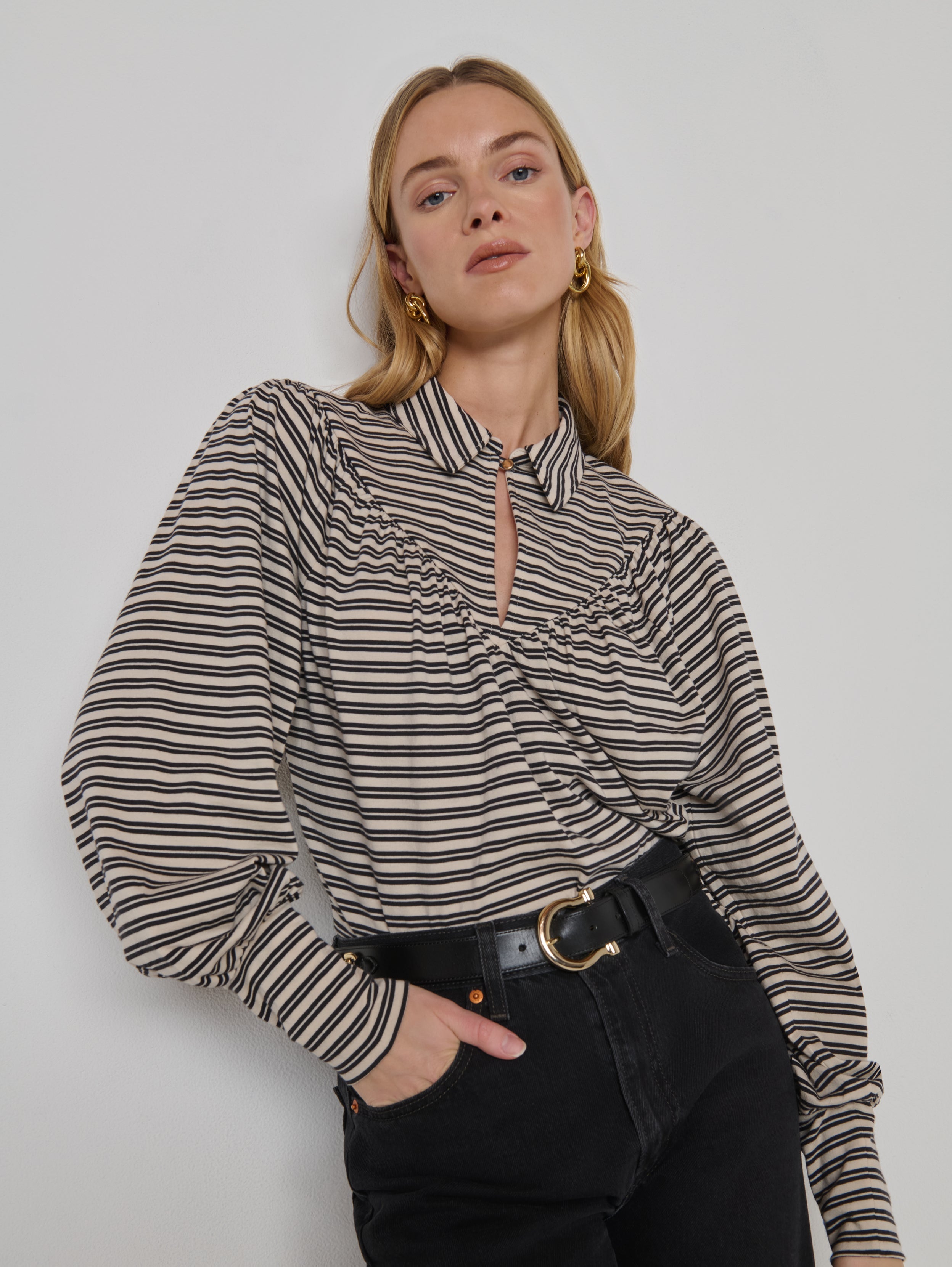 Keyhole Top