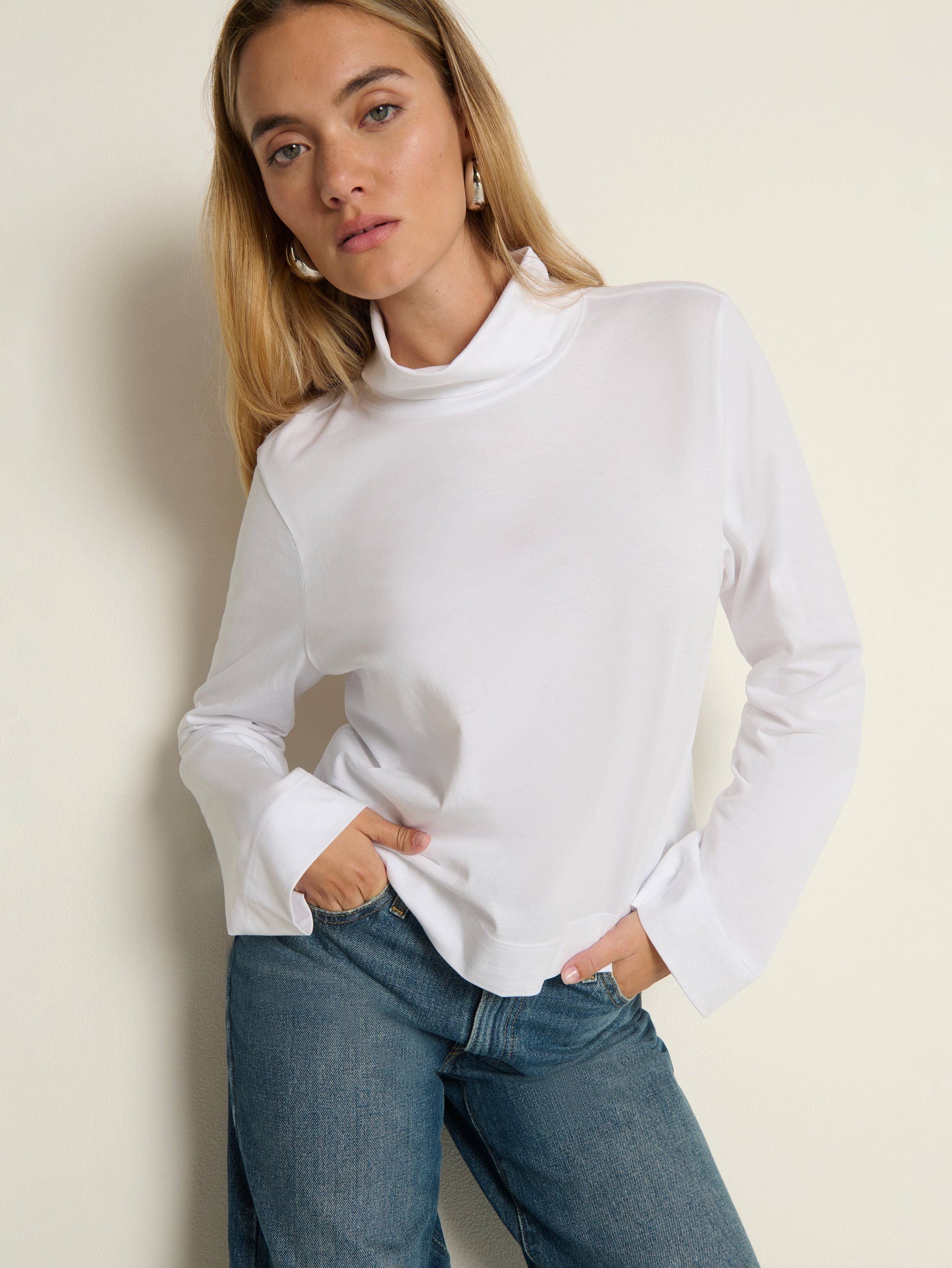 Relaxed Fit Cotton Folded Turtleneck – White