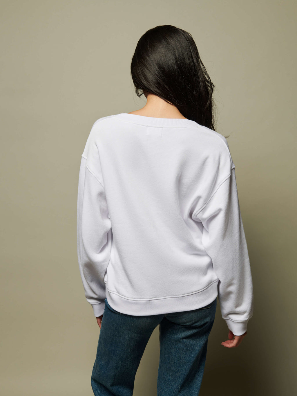 Varsity V-Neck Off-Shoulder Sweatshirt – White